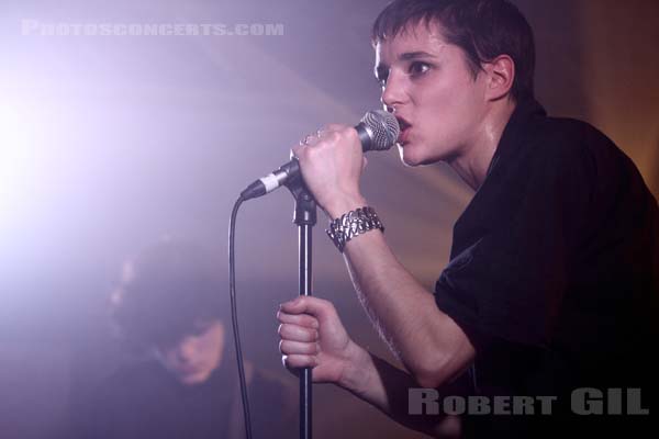 SAVAGES - 2012-11-09 - PARIS - La Boule Noire - Camille Berthomier - Gemma Thompson